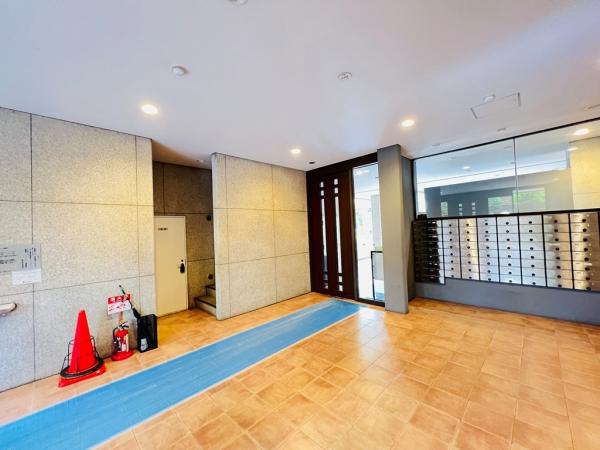 プレヴィオ橋本 エントランスホール