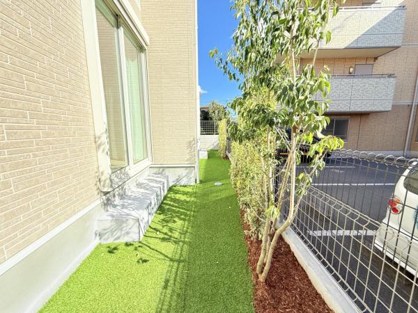 中央区蘇我5丁目614番 庭