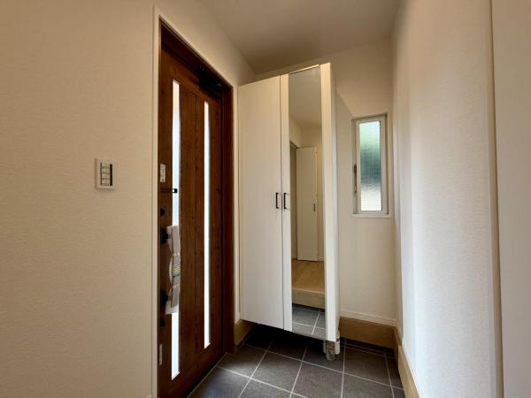 横須賀市武４丁目 中古戸建 玄関