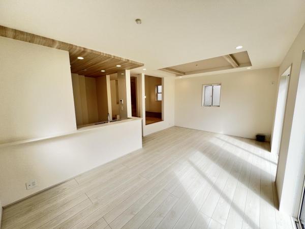 横浜市瀬谷区相沢6丁目 リビングダイニング