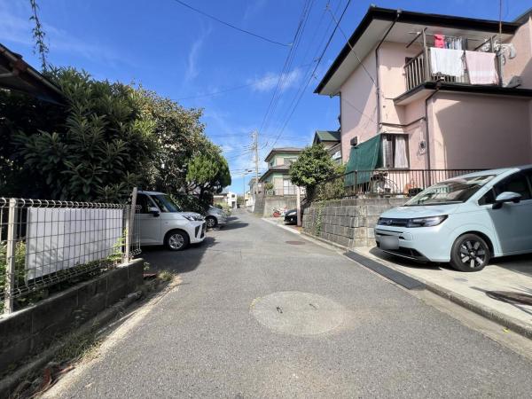 藤沢市打戻 中古戸建 前面道路含む現地写真