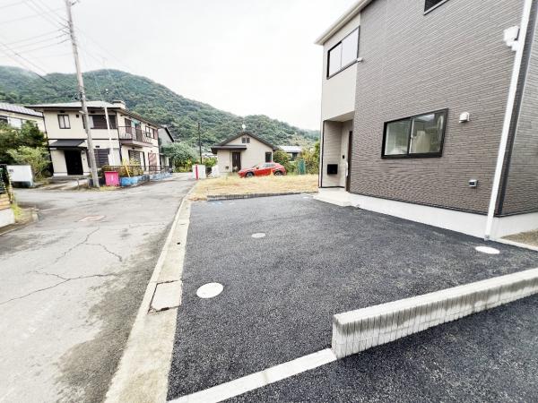 足柄上郡山北町向原 戸建 前面道路含む現地写真