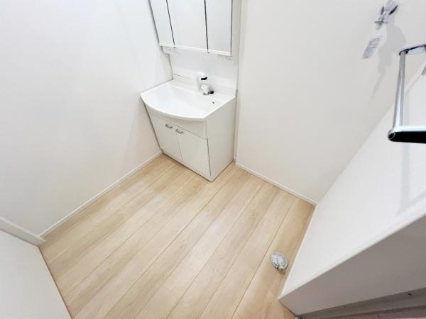 足柄上郡山北町向原 戸建 ランドリースペース