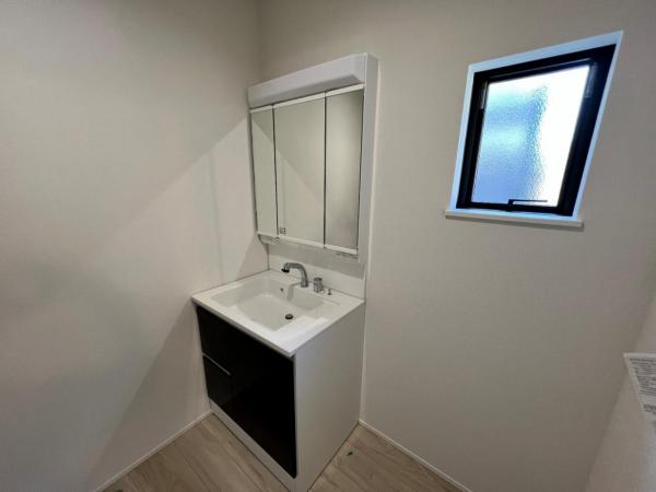 春日部市米島 24－1期 洗面化粧台