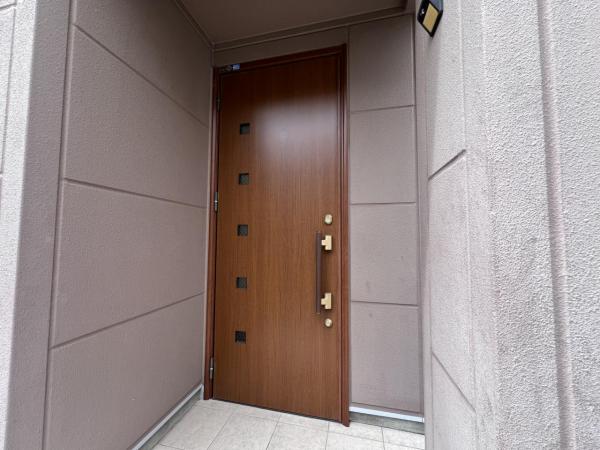 座間市広野台１丁目 中古戸建 玄関