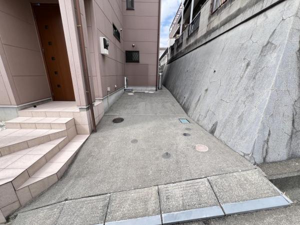 座間市広野台１丁目 中古戸建 駐車場