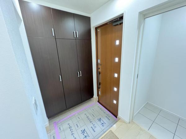 座間市広野台１丁目 中古戸建 玄関