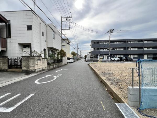 久喜市青葉 前面道路含む現地写真
