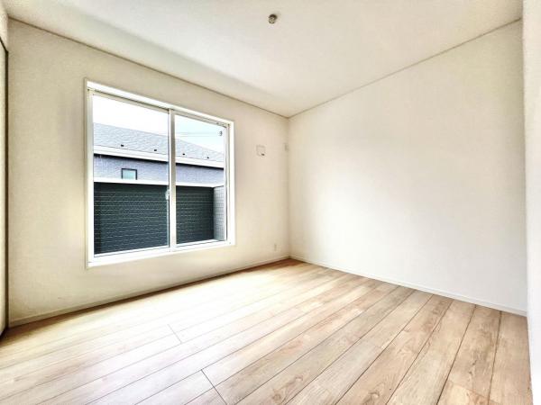 南足柄市関本 戸建 洋室