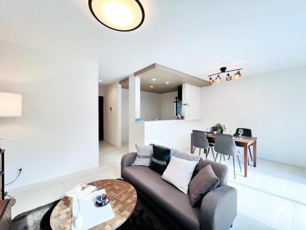 昭島市福島町7期3棟 リビングダイニング