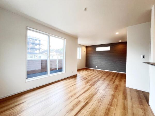 川崎市麻生区王禅寺西８丁目 戸建 リビングダイニング