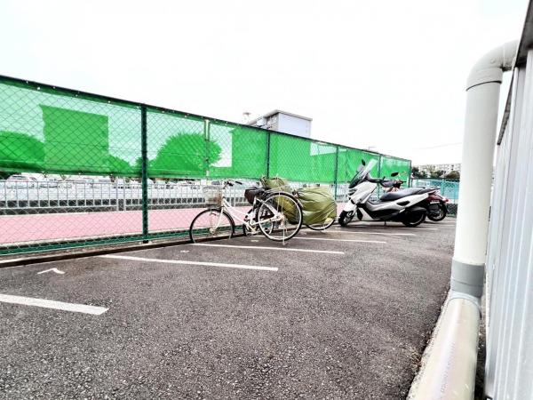 ヴェラハイツ長後 駐輪場
