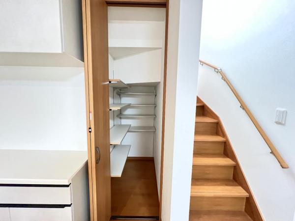 横浜市栄区長沼町 中古戸建 収納