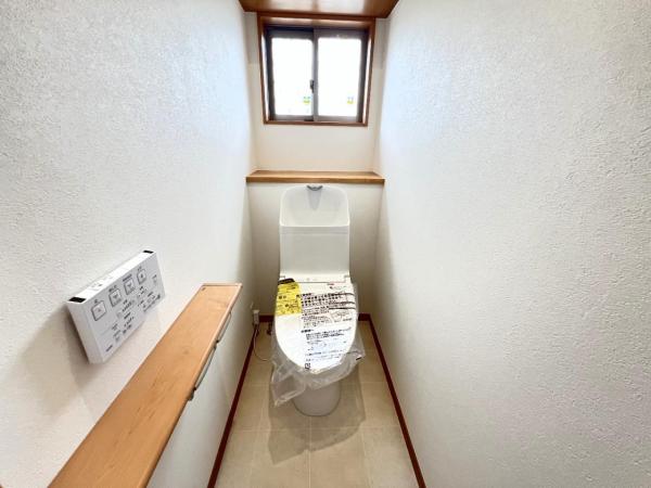 横浜市栄区長沼町 中古戸建 トイレ