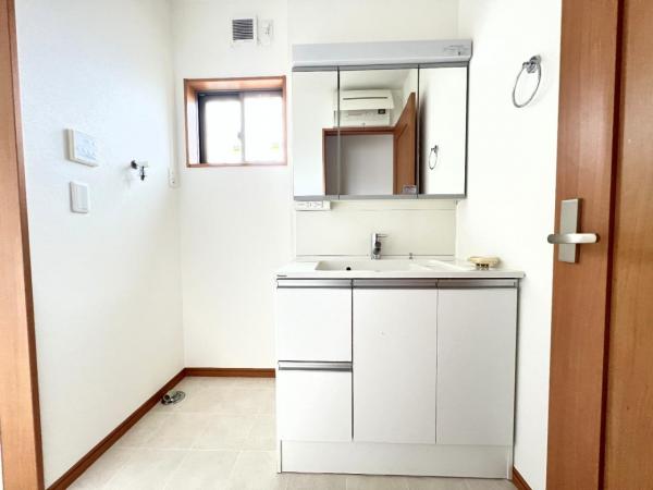 横浜市栄区長沼町 中古戸建 洗面化粧台