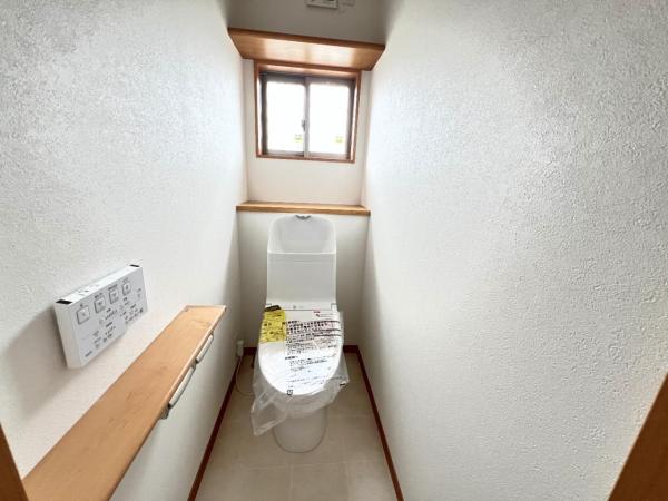 横浜市栄区長沼町 中古戸建 トイレ