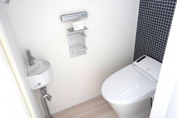 横浜市中区花咲町４丁目 中古戸建 トイレ