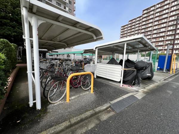 ライオンズガーデン久喜参番館 駐輪場