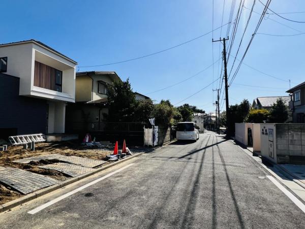 横浜市磯子区洋光台１丁目 戸建 前面道路含む現地写真