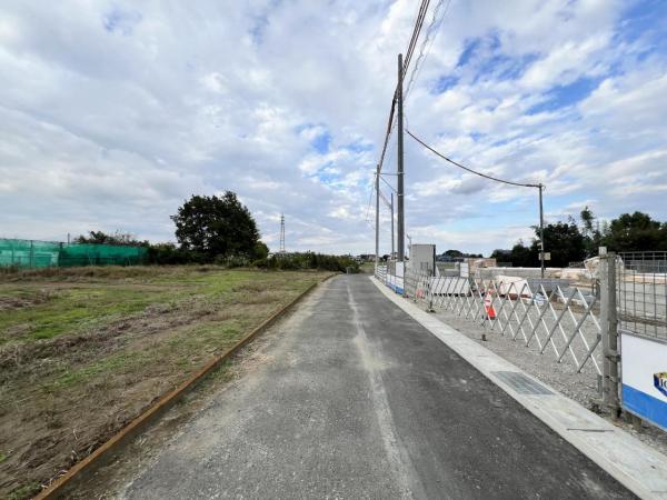 加須市南大桑 戸建 前面道路含む現地写真