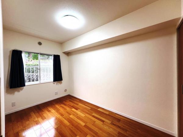 エクレール二宮 洋室