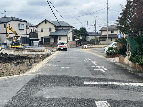 久喜市吉羽３丁目 土地 前面道路含む現地写真
