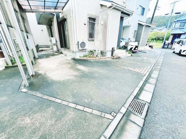 八王子市川口町 中古戸建 駐車場