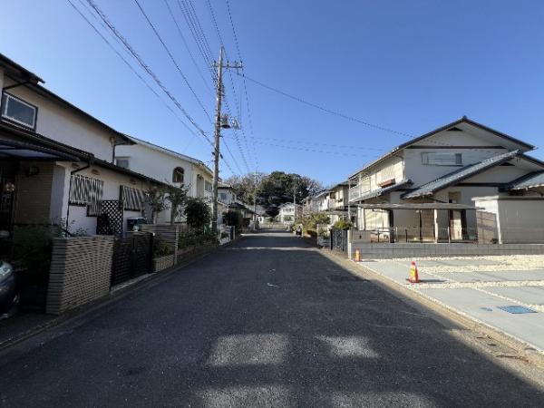 狭山市柏原19期1棟 前面道路含む現地写真
