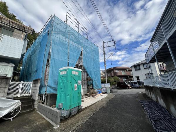 横浜市栄区飯島町 戸建 前面道路含む現地写真