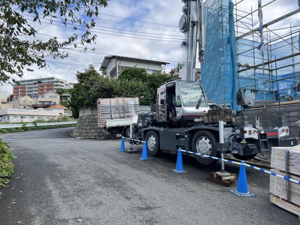 横浜市栄区元大橋１丁目 戸建 前面道路含む現地写真