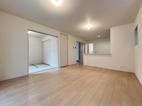 春日部市小渕 リビングダイニング