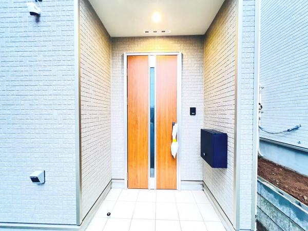 伊勢原市高森 戸建 玄関