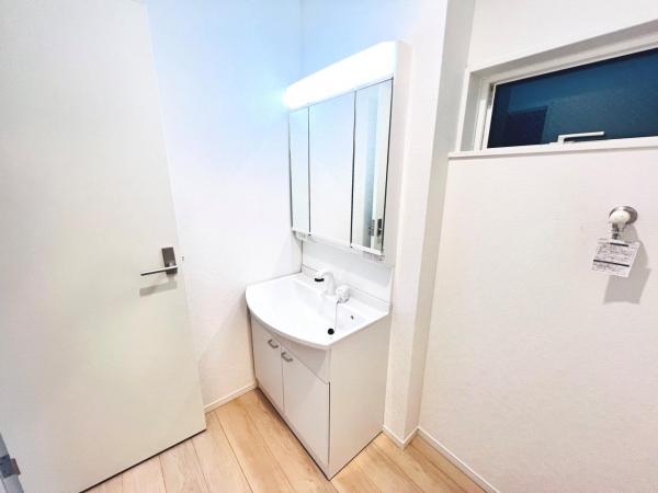 伊勢原市高森 戸建 洗面化粧台