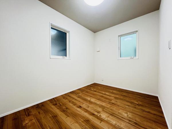 横浜市泉区中田南５丁目 戸建 洋室