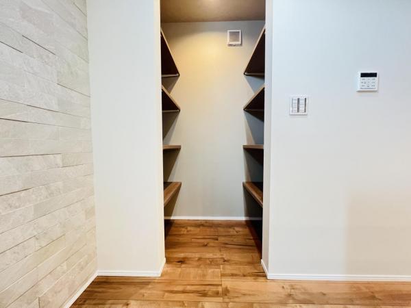 横浜市泉区中田南５丁目 戸建 収納