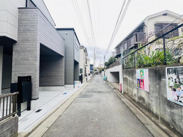 横浜市泉区中田南５丁目 戸建 前面道路含む現地写真
