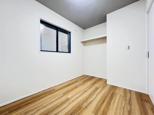 横浜市泉区中田南５丁目 戸建 洋室