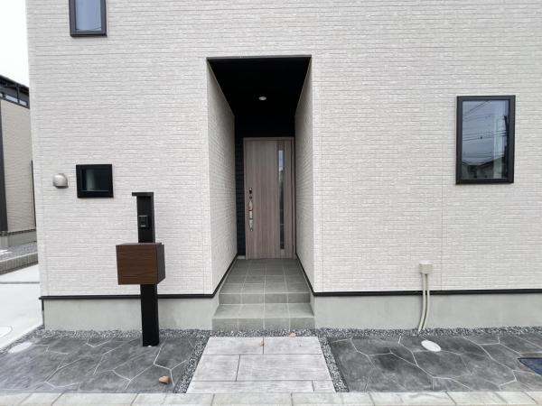 千葉市宮野木町26期4棟 玄関