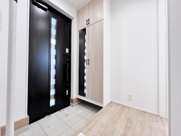 八王子市大和田町１丁目２４ー１期 戸建 玄関