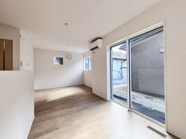 八王子市大和田町１丁目２４ー１期 戸建 リビング