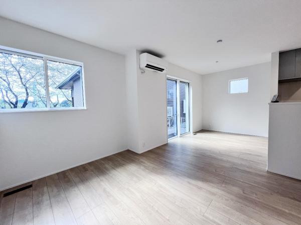 八王子市大和田町１丁目２４ー１期 戸建 リビング