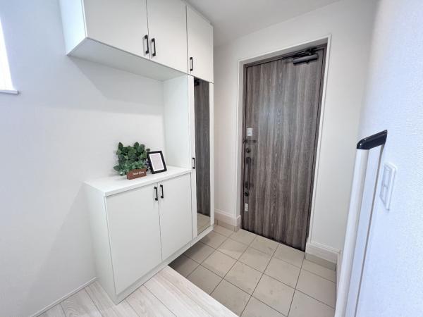 八王子市弐分方町２４－１期 戸建 玄関