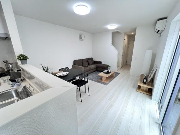 八王子市弐分方町２４－１期 戸建 リビングダイニング