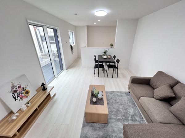 八王子市弐分方町２４－１期 戸建 リビング