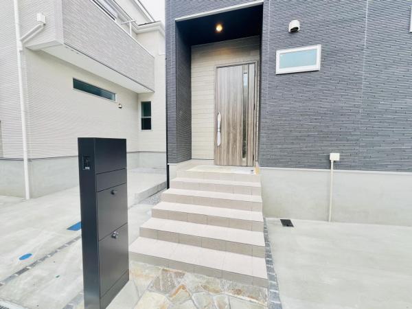 中田東4丁目 玄関