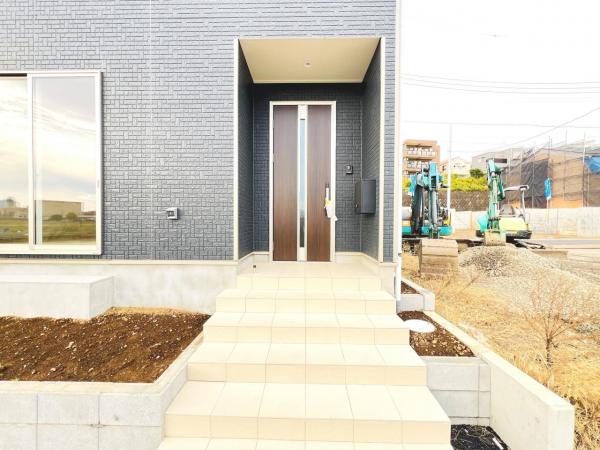 伊勢原市下糟屋 戸建 玄関
