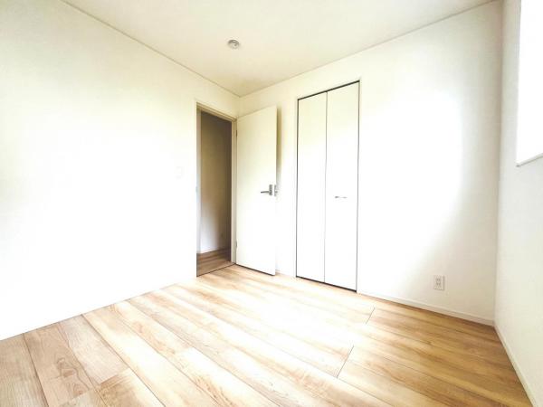 伊勢原市下糟屋 戸建 洋室