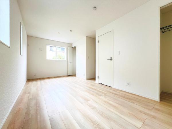 伊勢原市下糟屋 戸建 寝室