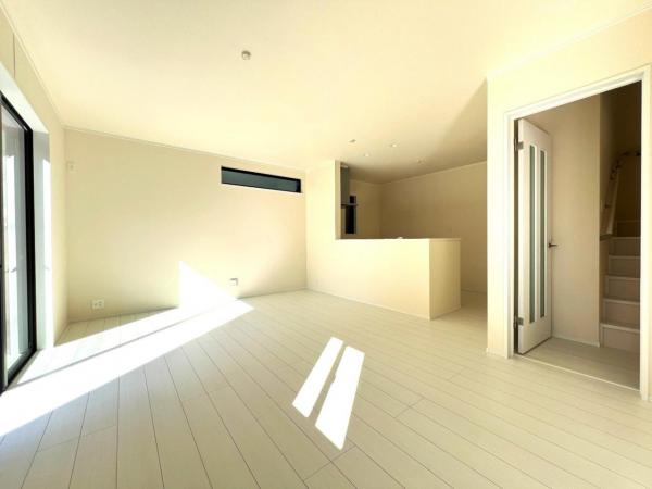 春日部市大枝902番 リビング