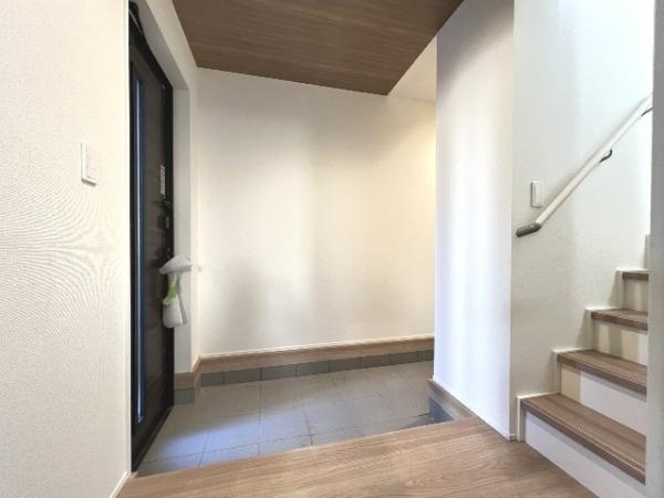 富士見市水谷東14期1棟 玄関